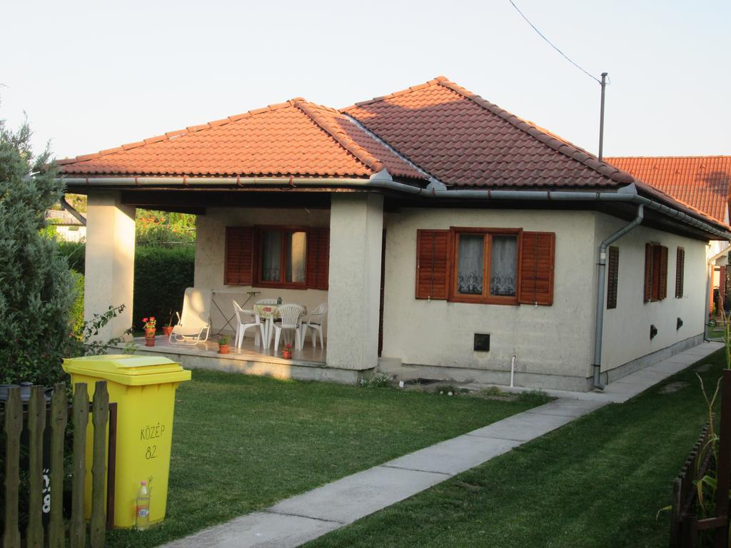 Fenyves Vendégház Balatonfenyves Esterno foto
