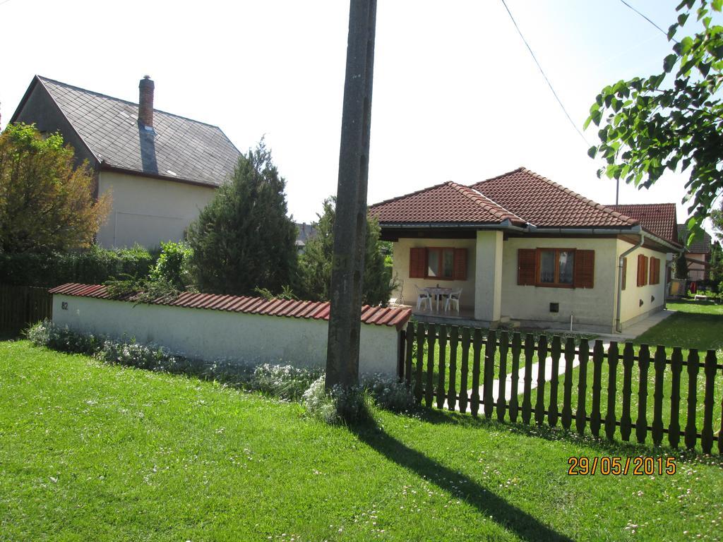Fenyves Vendégház Balatonfenyves Esterno foto