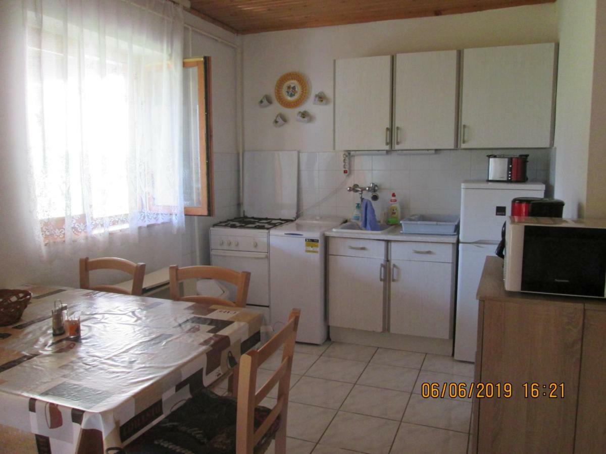 Fenyves Vendégház Balatonfenyves Esterno foto