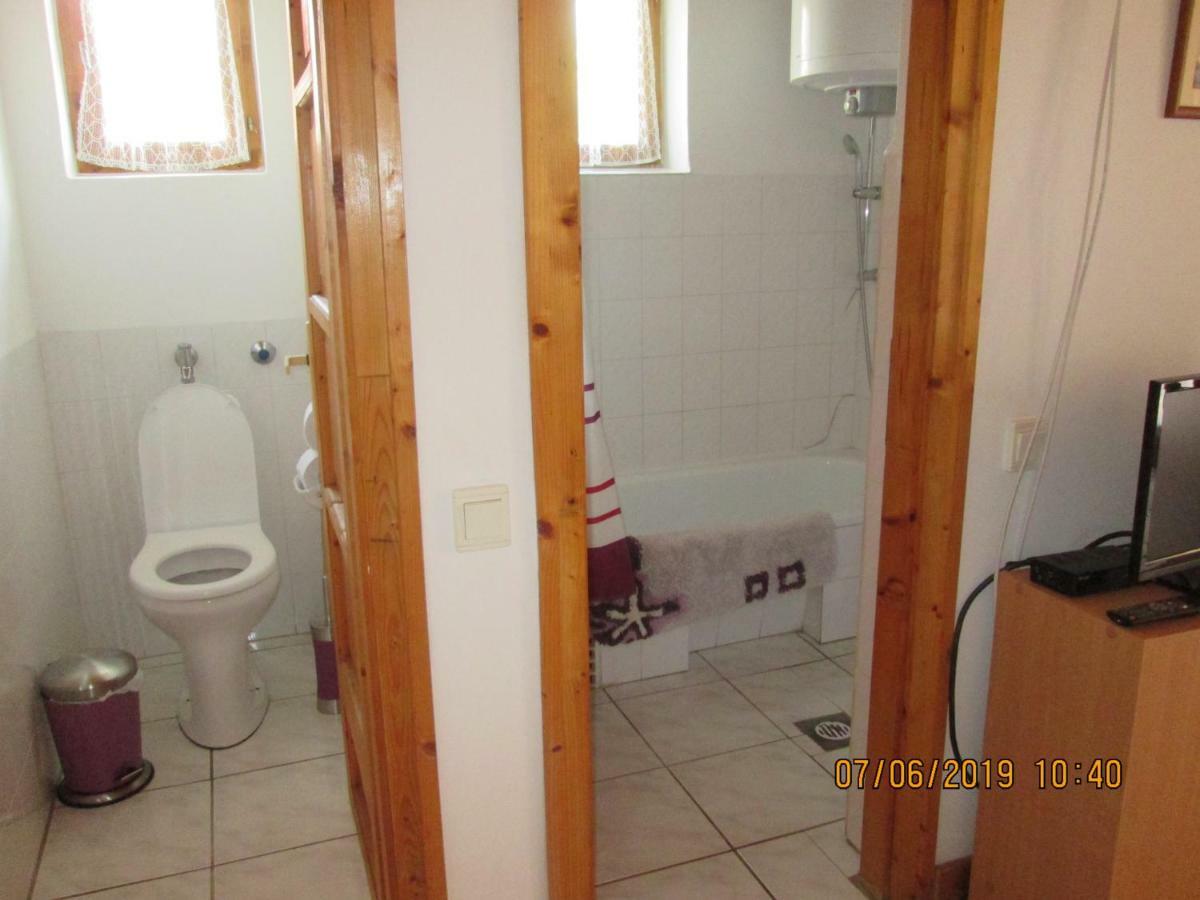 Fenyves Vendégház Balatonfenyves Esterno foto